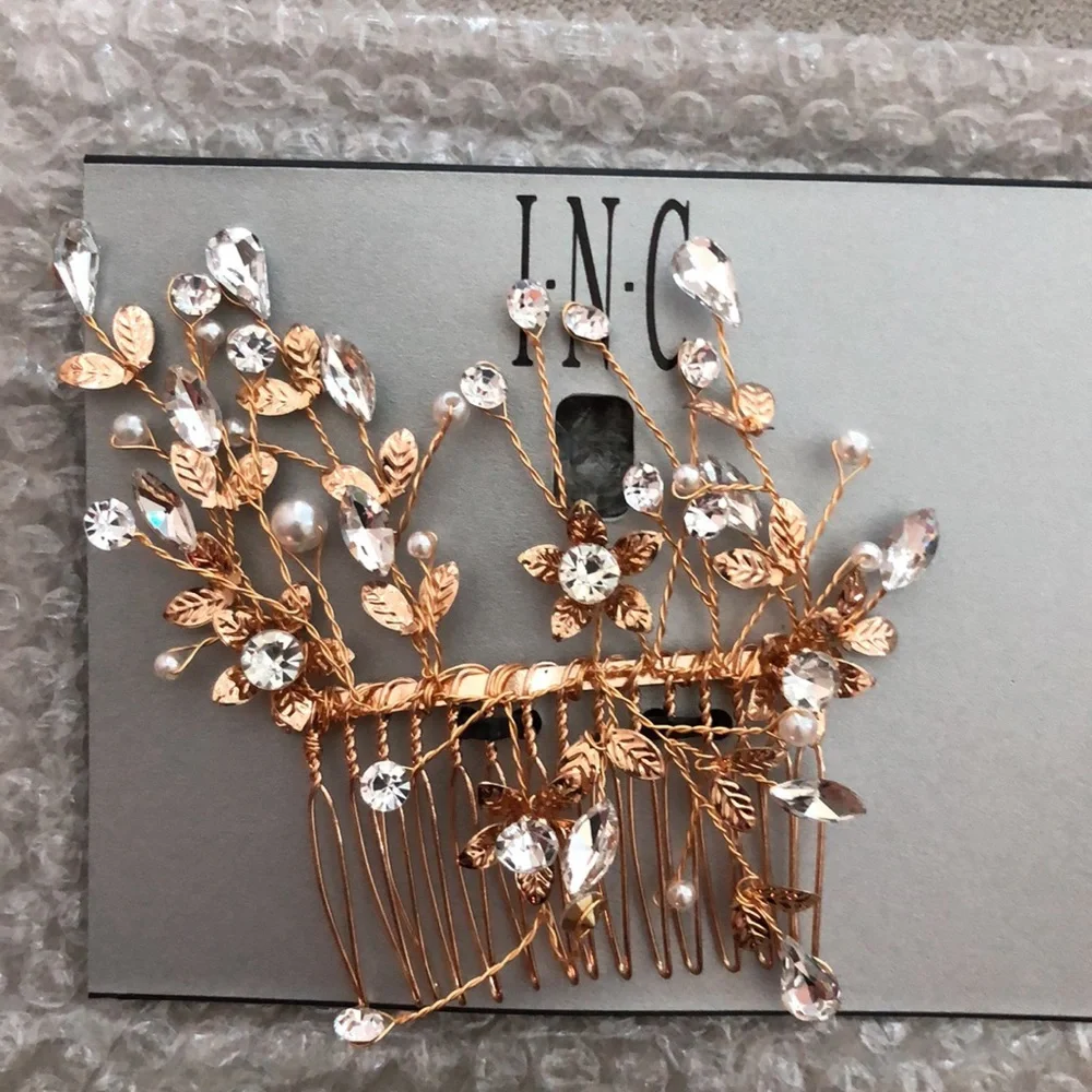 INC Gold Tone Crystal & Pearl Flower Hair Comb nwt